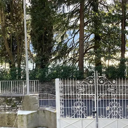Adriana Villa Lierna